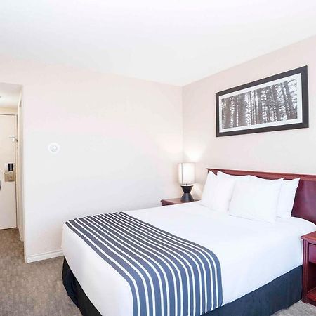 Sandman Inn Smithers Esterno foto