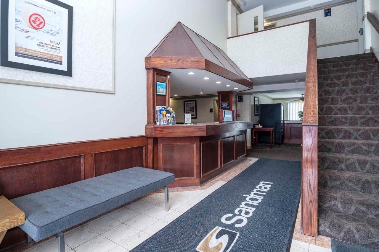 Sandman Inn Smithers Esterno foto