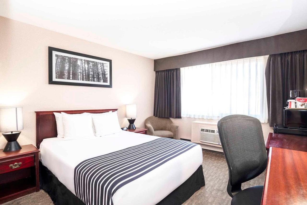 Sandman Inn Smithers Esterno foto
