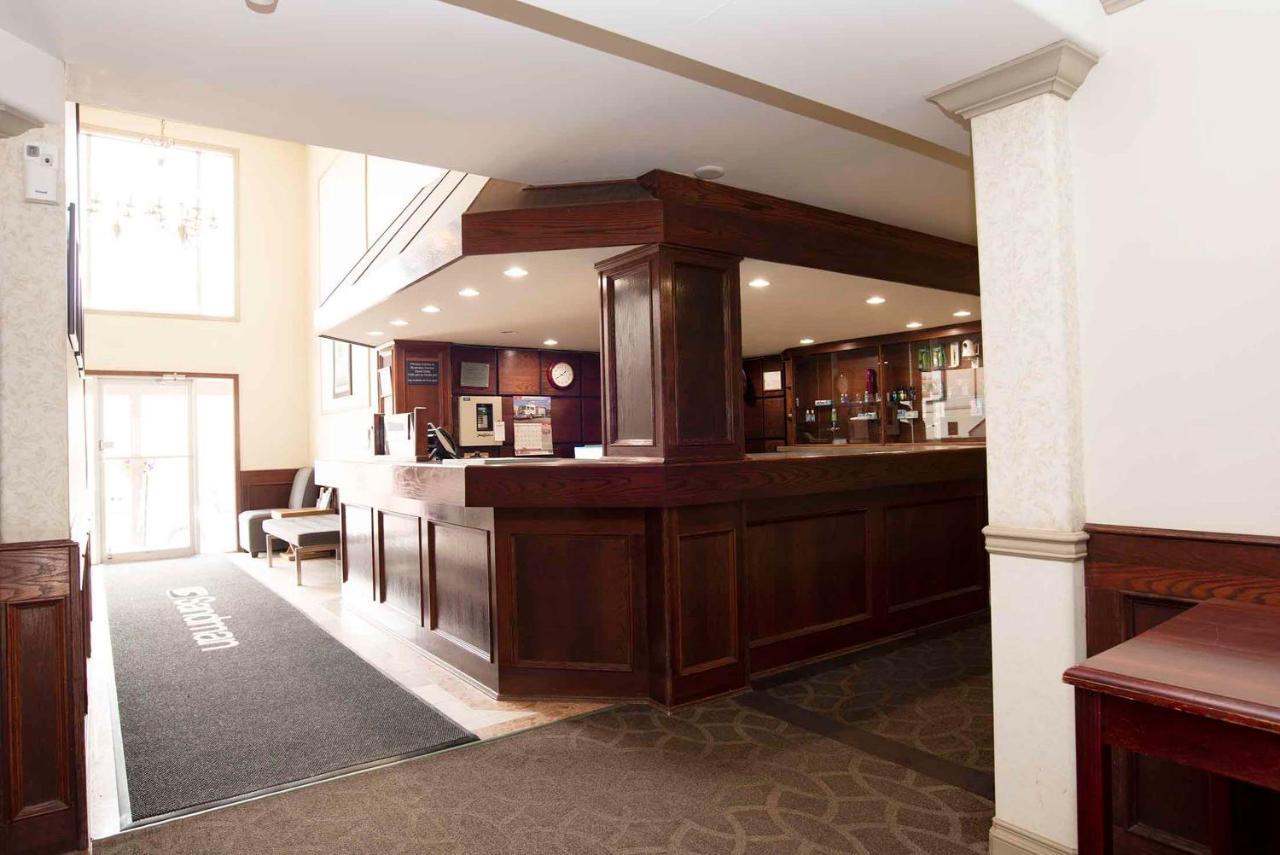 Sandman Inn Smithers Esterno foto